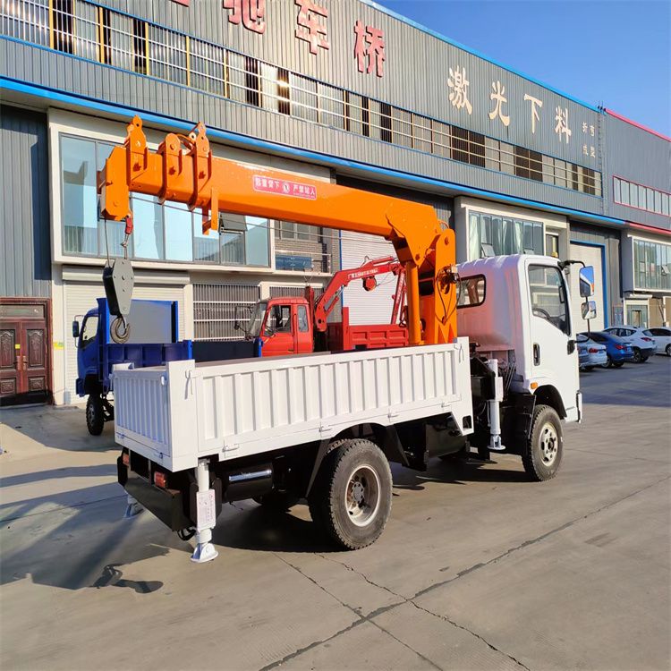 太和区三轮随车吊定制 农用改装机自备吊中瑞长期出售